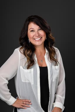 Terri Robinson, Agent